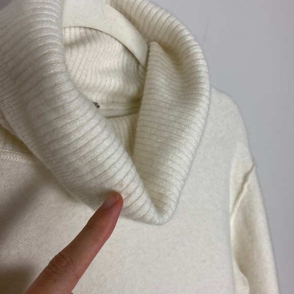 Free People Treasure Turtleneck Sweater Cashmere Ivory Womens Small - Picture 3 of 8
